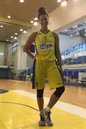 Alysha Clark basketball