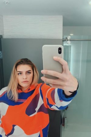Bella Alarie selfie