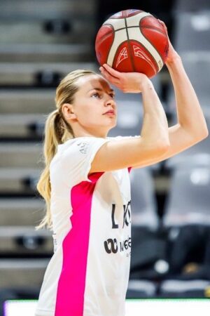 Marine Johannes basketball girl